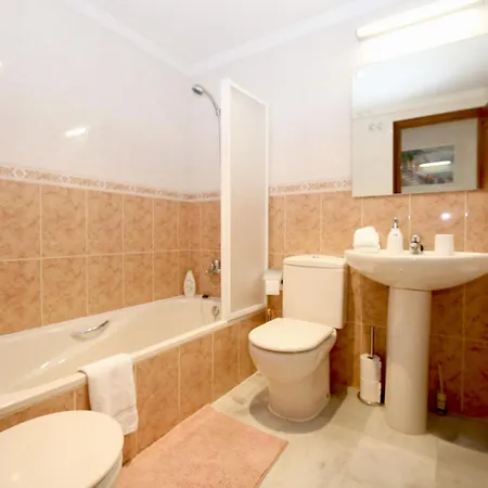 West Beachfront Janine Апартаменты