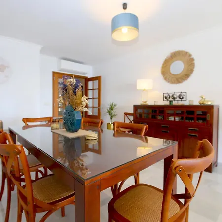 West Beachfront Janine * אסטפונה