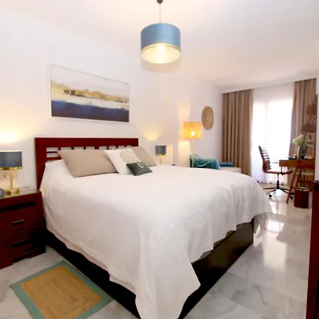 West Beachfront Janine Apartment *